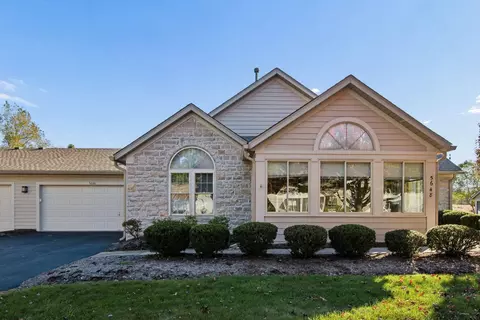5648 Meadowood Ln, Westerville, OH 43082