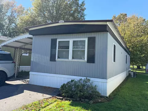 Exterior - 206 Rhode Island Rd, Elyria, OH 44035 photo 3 of 3