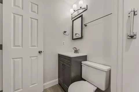 Bath - 1859 Maroon Dr, Powell, OH 43065 photo 2 of 5