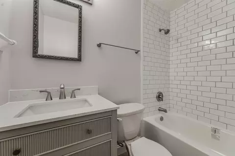 Bath - 1859 Maroon Dr, Powell, OH 43065 photo 4 of 5