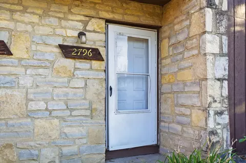 2796 Stonehenge Dr, Columbus, OH 43224