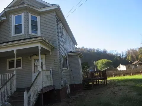 52090 Center St, Saint Clairsville, OH 43950 photo 3