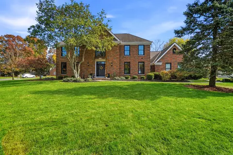 5805 Medallion Dr E, Westerville, OH 43082