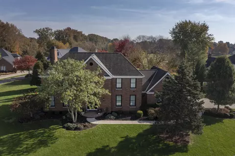 5805 Medallion Dr E, Westerville, OH 43082