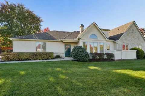 5206 Iron Ore Ln, Columbus, OH 43213
