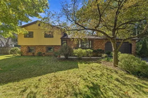2135 Lane Rd, Columbus, OH 43220