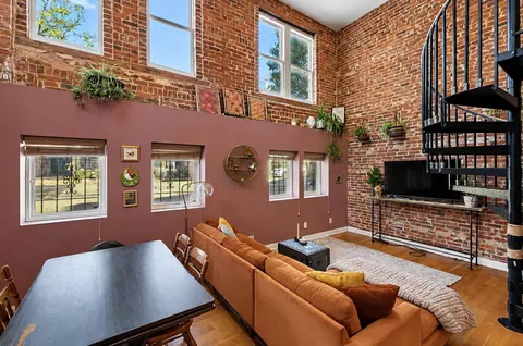 102 Hamilton Ave, Columbus, OH 43203