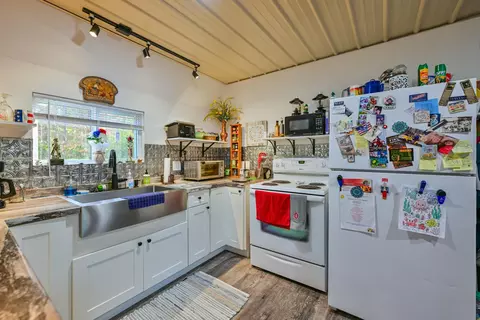 Kitchen - 35922 Fairview Rd, Ray, OH 45672 photo 3 of 4