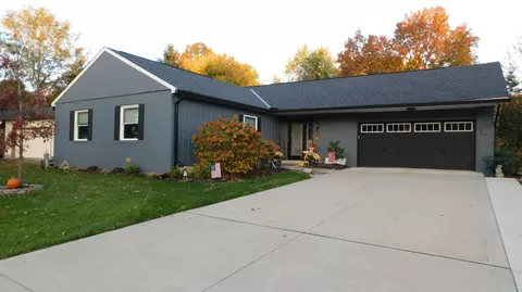 899 Hickory Dr, Marysville, OH 43040