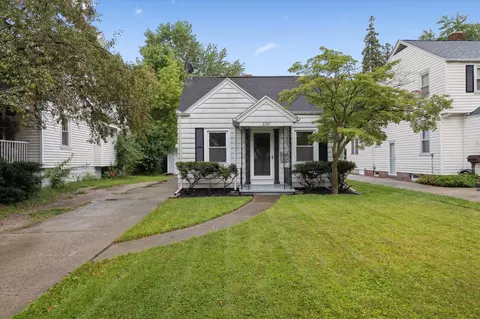 2227 Castlewood Dr, Toledo, OH 43613