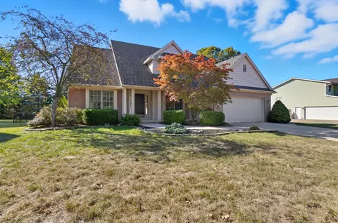 1403 Sheffield Dr, Bowling Green, OH 43402