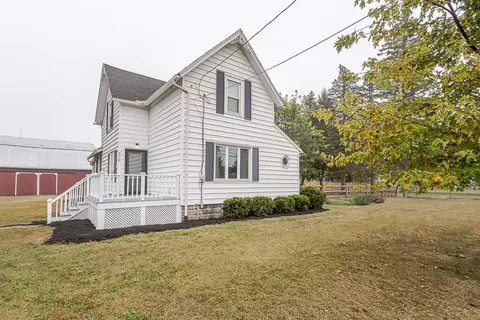 8806 Garden Rd, Maumee, OH 43537