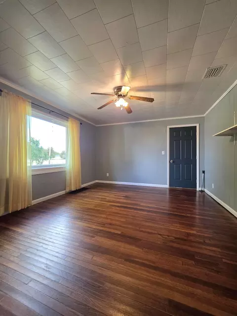 Living - 1575 E Bowling Green Rd, Bradner, OH 43406 photo 5 of 6