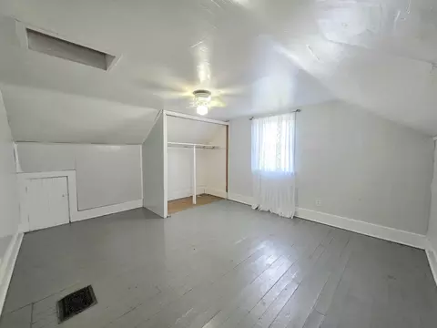 Bedroom - 1575 E Bowling Green Rd, Bradner, OH 43406 photo 4 of 5