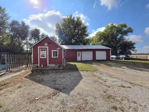 Exterior - 1575 E Bowling Green Rd, Bradner, OH 43406 photo 9 of 11