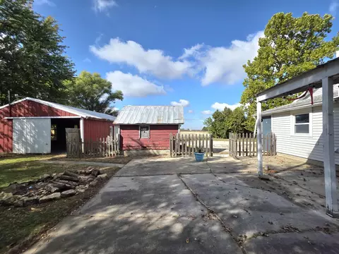 Exterior - 1575 E Bowling Green Rd, Bradner, OH 43406 photo 7 of 11