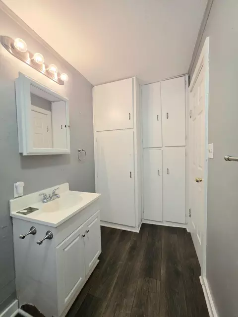 Bath - 1575 E Bowling Green Rd, Bradner, OH 43406 photo 2 of 3