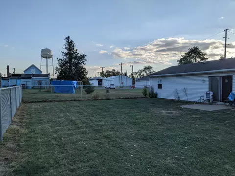 Exterior - 240 N Eleventh St, Leipsic, OH 45856 photo 3 of 3