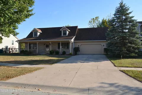 1247 Grassy Ct, Rossford, OH 43460