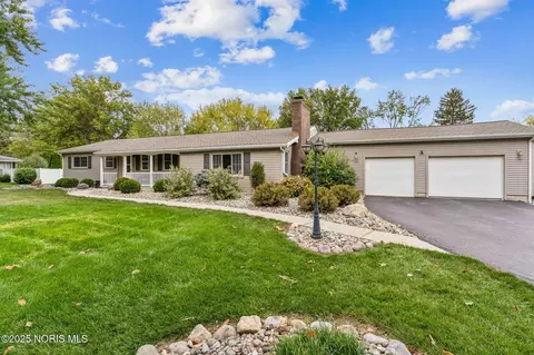 500 Blue Bonnet Dr, Findlay, OH 45840