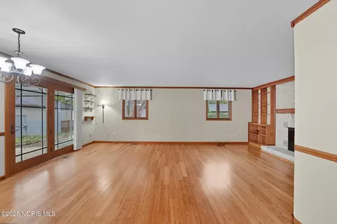 112 Tyler Dr, Walbridge, OH 43465 photo 19