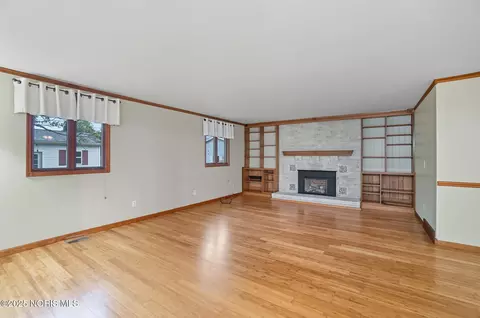 112 Tyler Dr, Walbridge, OH 43465 photo 20
