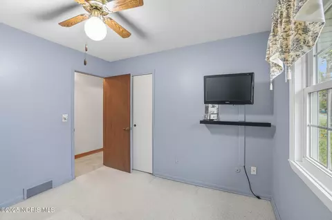 112 Tyler Dr, Walbridge, OH 43465 photo 36