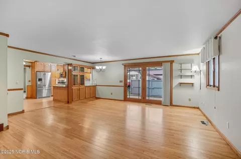 112 Tyler Dr, Walbridge, OH 43465 photo 24