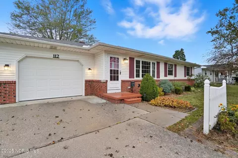 112 Tyler Dr, Walbridge, OH 43465 photo 5