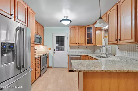 112 Tyler Dr, Walbridge, OH 43465 photo 12
