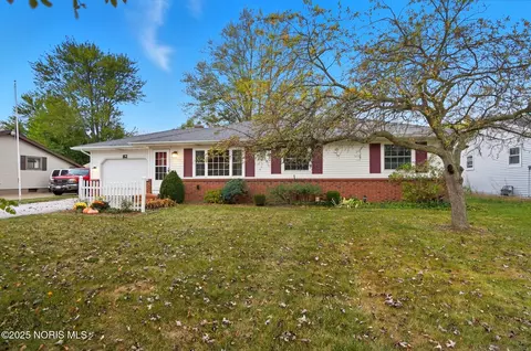 112 Tyler Dr, Walbridge, OH 43465 photo 3