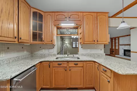 112 Tyler Dr, Walbridge, OH 43465 photo 15