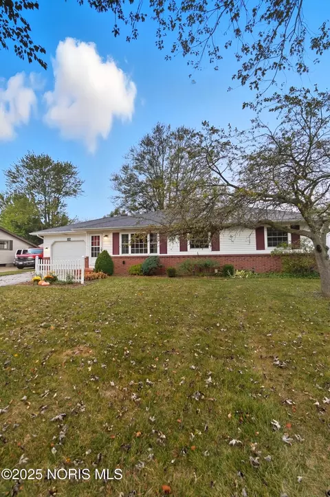 112 Tyler Dr, Walbridge, OH 43465 photo 4