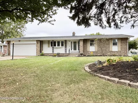 1826 Bieber Dr, Northwood, OH 43619