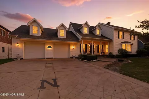 513 W Washington St, Napoleon, OH 43545