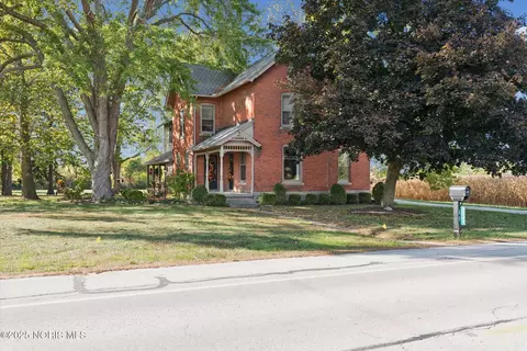 3044 Albon Rd, Maumee, OH 43537