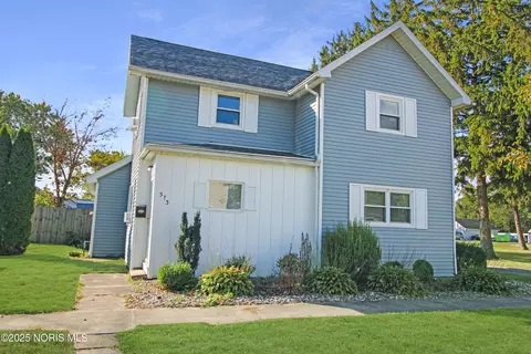 513 W Stevenson St, Gibsonburg, OH 43431