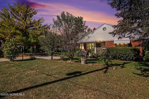 2809 Starr Ave, Oregon, OH 43616