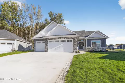 6951 Red Stag Ct, Whitehouse, OH 43571