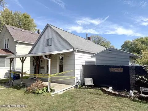 901 Clark St, Toledo, OH 43605