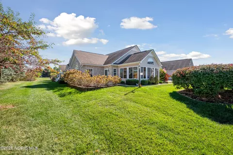 8334 Ledgestone Ave #8334, Sylvania, OH 43560