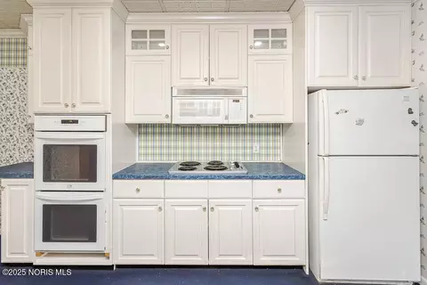 Kitchen - 504 E Main St, Leipsic, OH 45856 photo 5 of 10