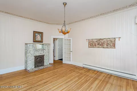 Living - 504 E Main St, Leipsic, OH 45856 photo 1 of 3