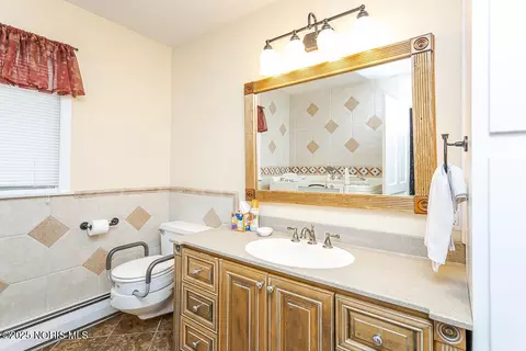Bath - 504 E Main St, Leipsic, OH 45856 photo 1 of 8