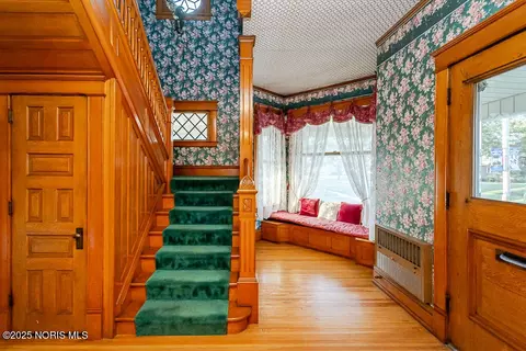 Entry Way - 504 E Main St, Leipsic, OH 45856 photo 2 of 4