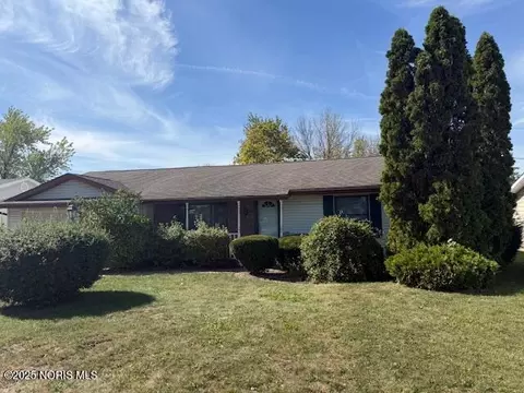 1646 Palmer Dr, Defiance, OH 43512