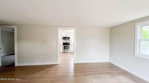 Living - 418 E Baldwin St, Paulding, OH 45879 photo 11 of 12