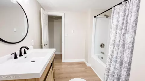 Bath - 418 E Baldwin St, Paulding, OH 45879 photo 7 of 7
