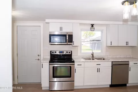 Kitchen - 418 E Baldwin St, Paulding, OH 45879 photo 1 of 1