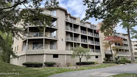 3407 Oak Alley Ct UNIT 203, Toledo, OH 43606